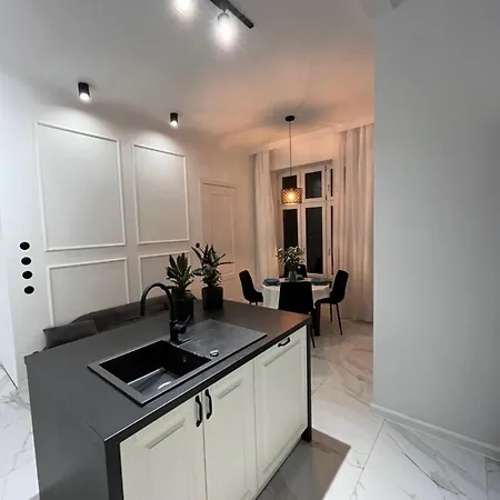 Jezyce Centrum Apartment *
